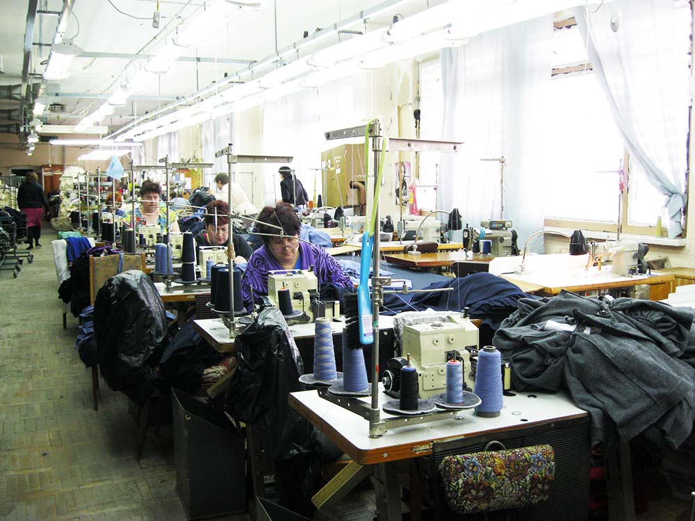 У швейному цеху